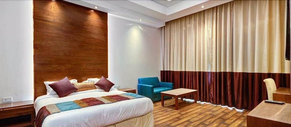 La Sagrita Hotel Ню Делхи Екстериор снимка