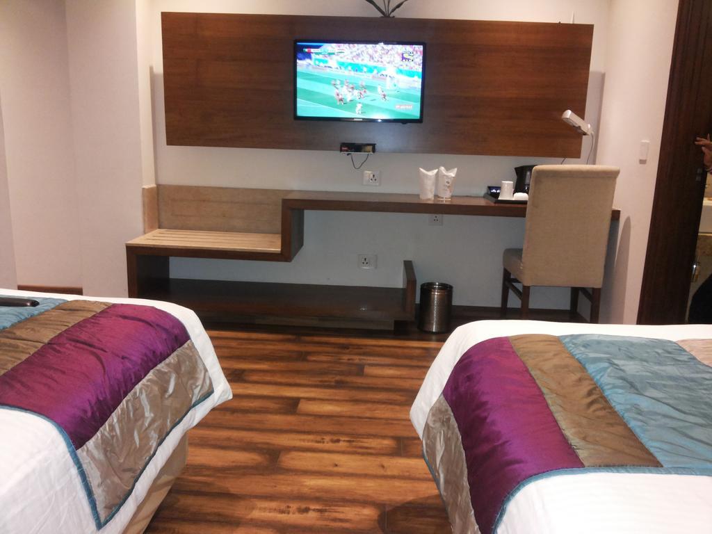 La Sagrita Hotel Ню Делхи Стая снимка