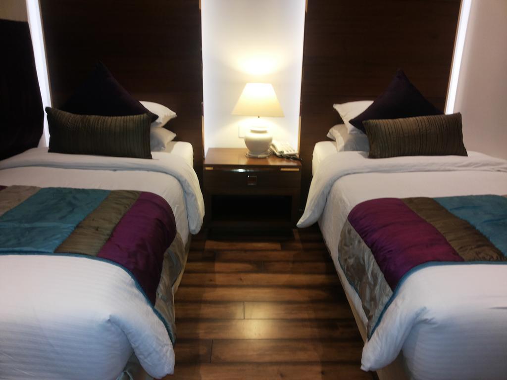 La Sagrita Hotel Ню Делхи Стая снимка