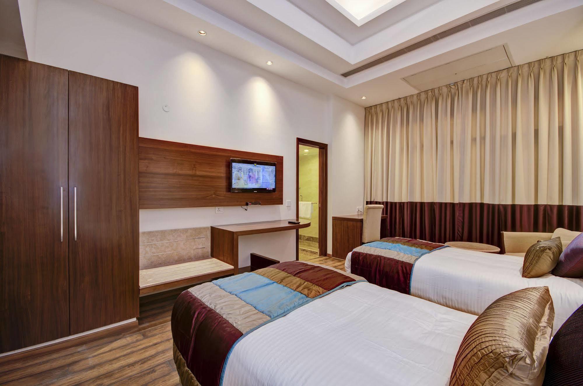 La Sagrita Hotel Ню Делхи Екстериор снимка